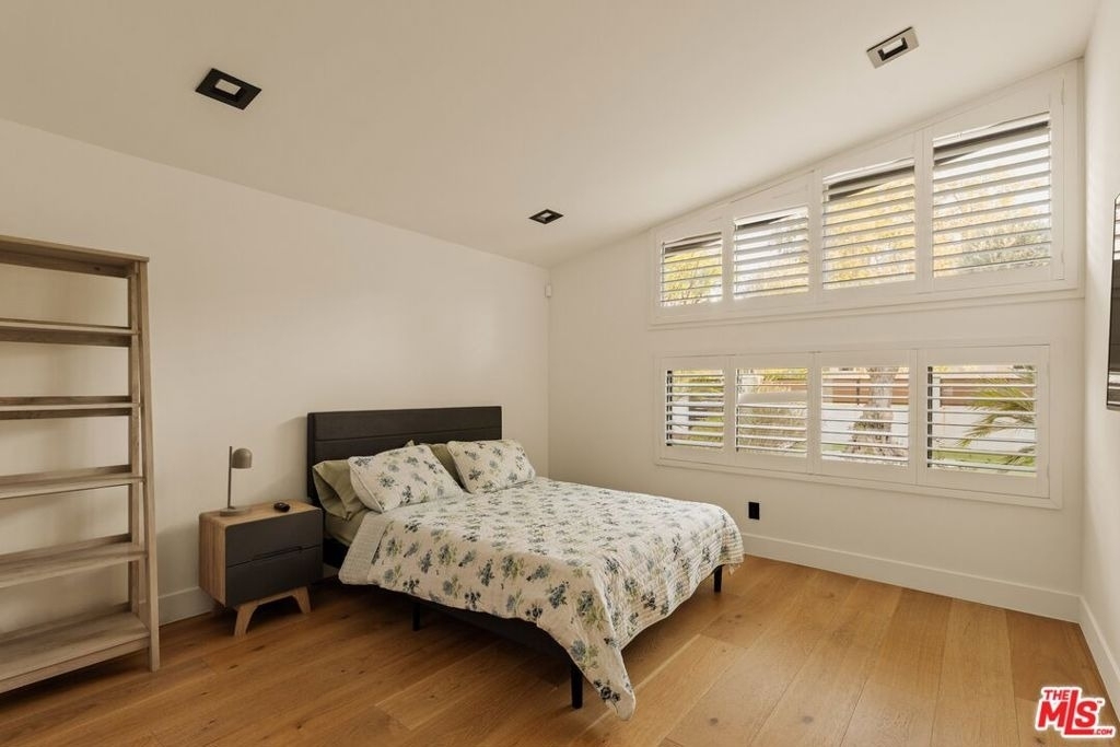 23283 Erwin Street - Photo 23