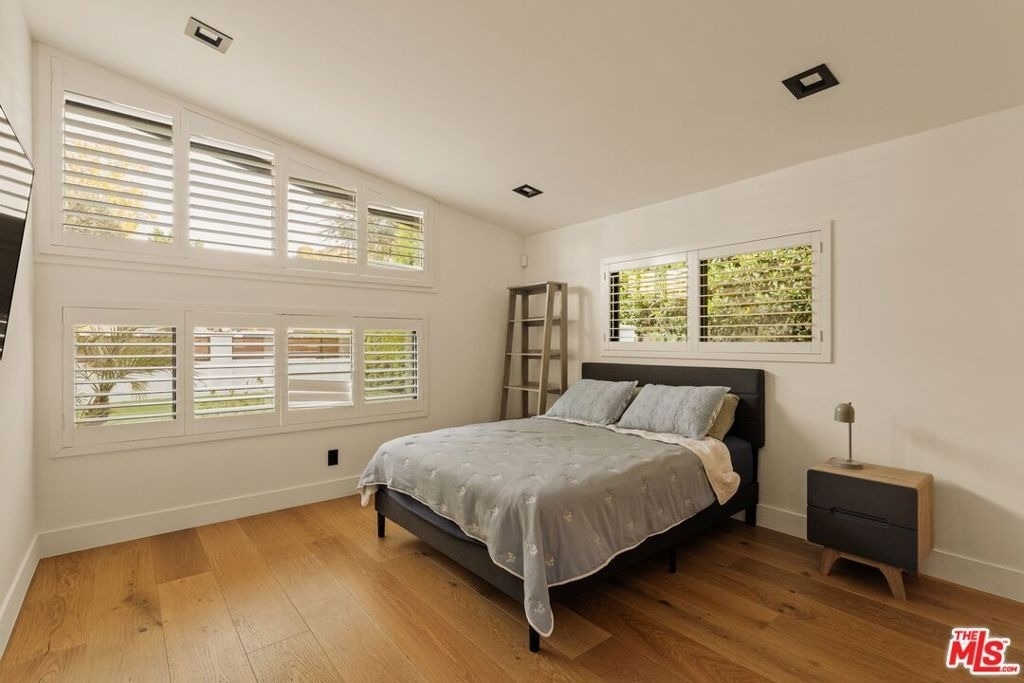 23283 Erwin Street - Photo 24