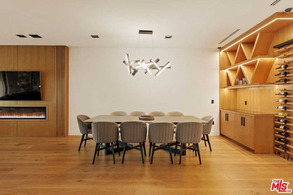 23283 Erwin Street - Photo 11