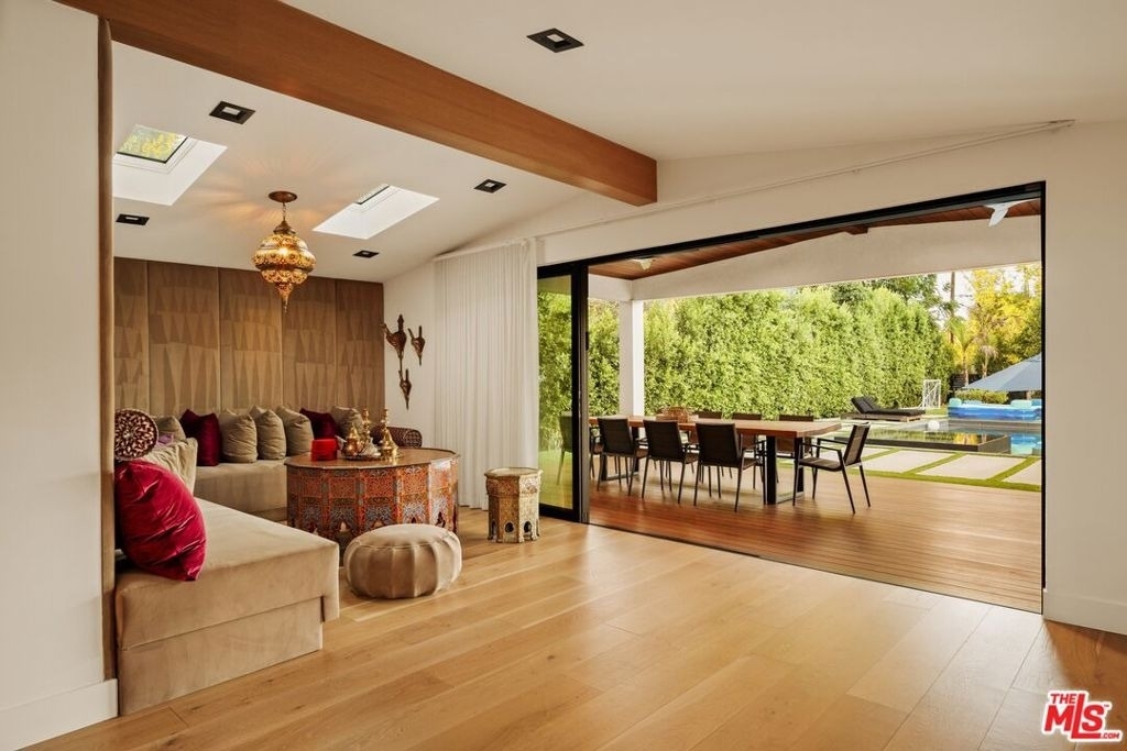 23283 Erwin Street - Photo 28