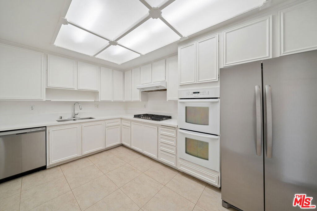 333 S Elm Drive - Photo 8