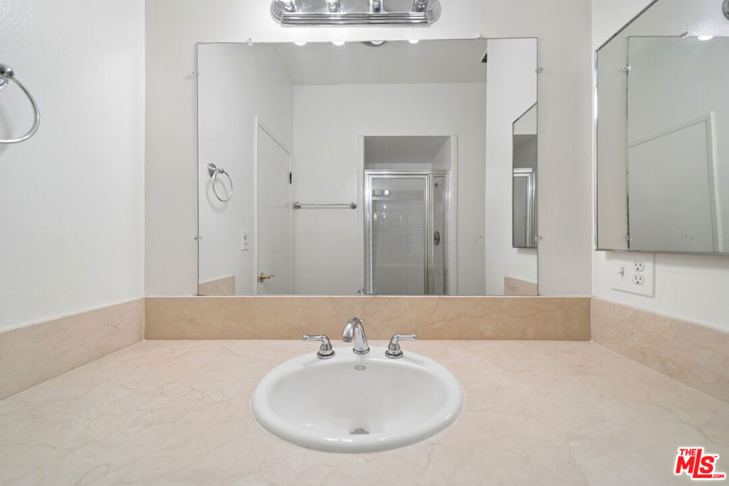 333 S Elm Drive - Photo 14