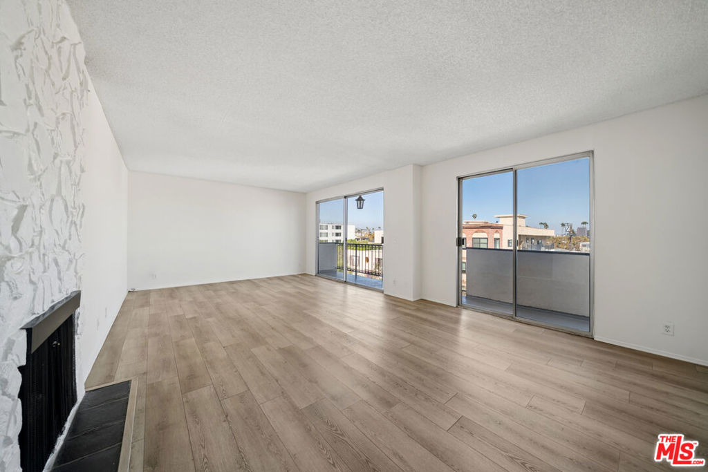 333 S Elm Drive - Photo 4