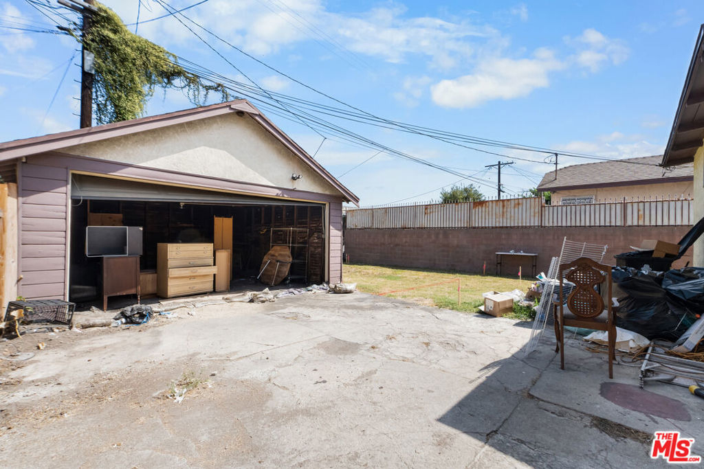 1351 W 70th Street - Photo 29