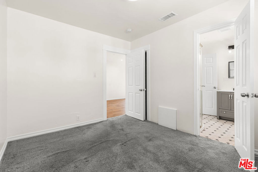 1351 W 70th Street - Photo 17
