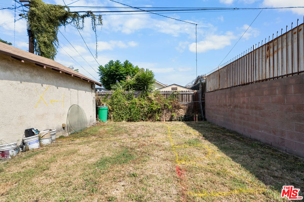 1351 W 70th Street - Photo 26