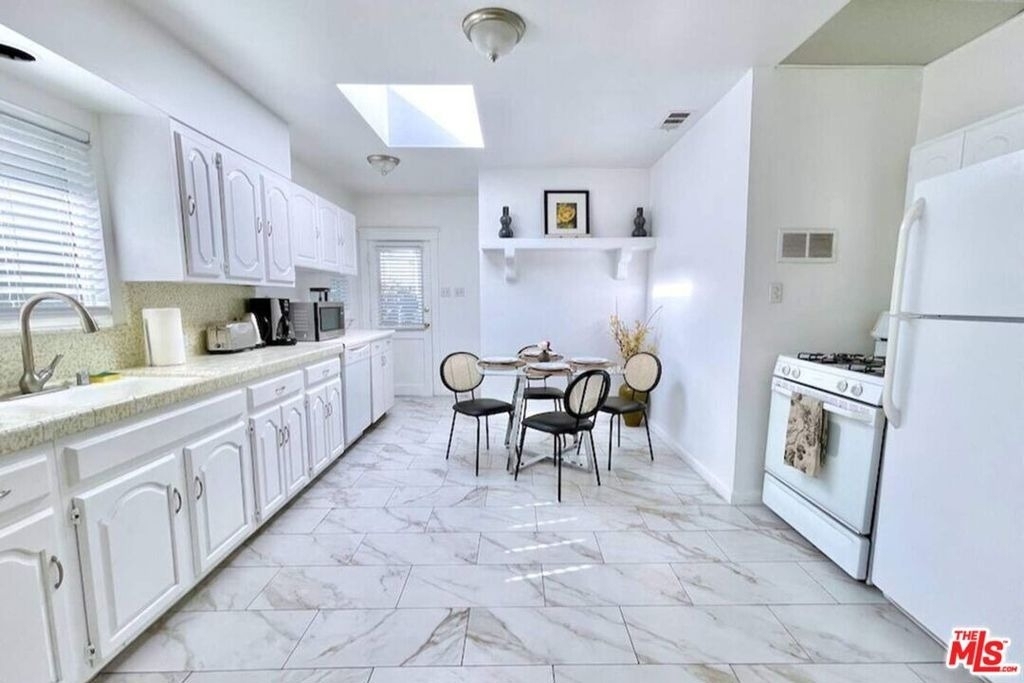 8655 Clifton Way - Photo 4