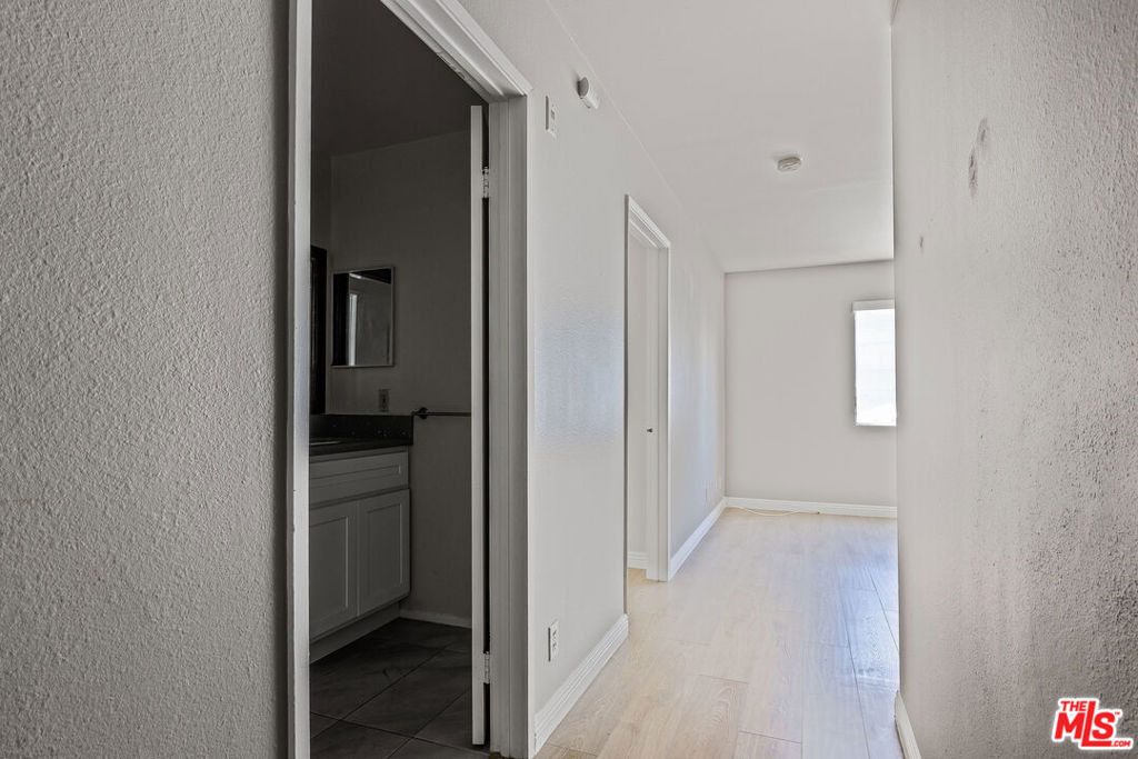 820 S St Andrews Place - Photo 1