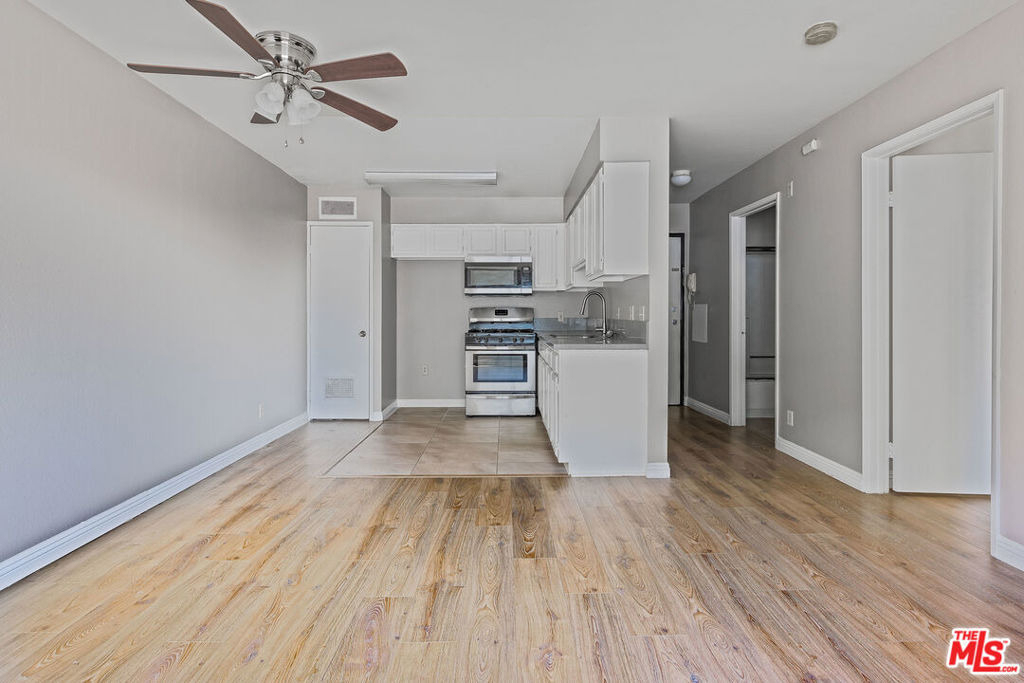 820 S St Andrews Place - Photo 6