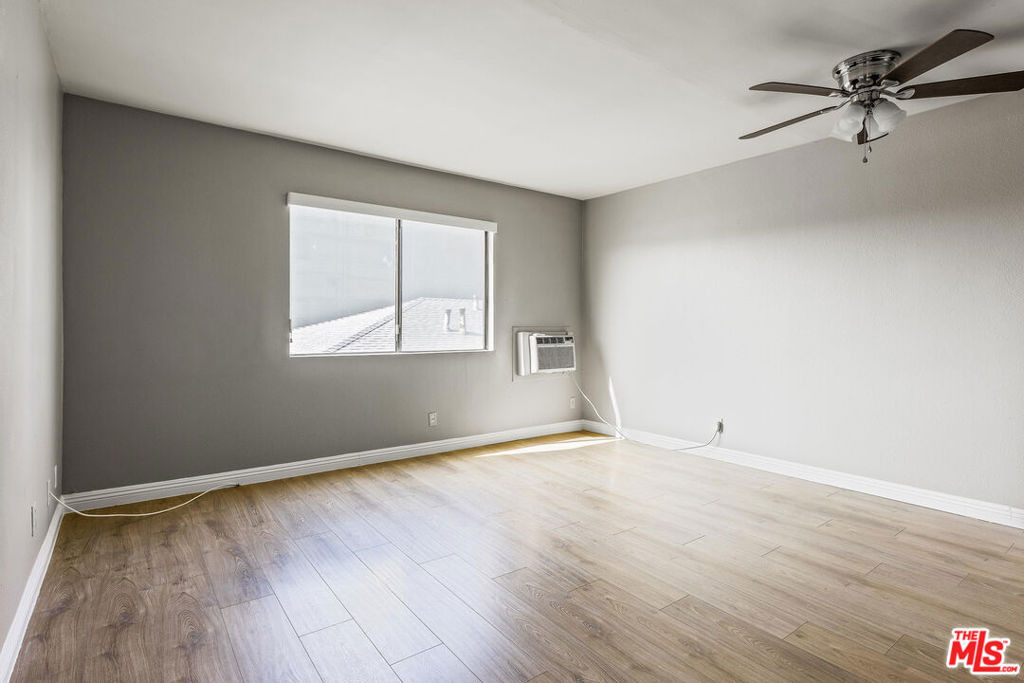 820 S St Andrews Place - Photo 4