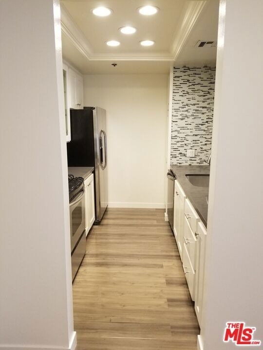 1031 N Crescent Heights Boulevard - Photo 5