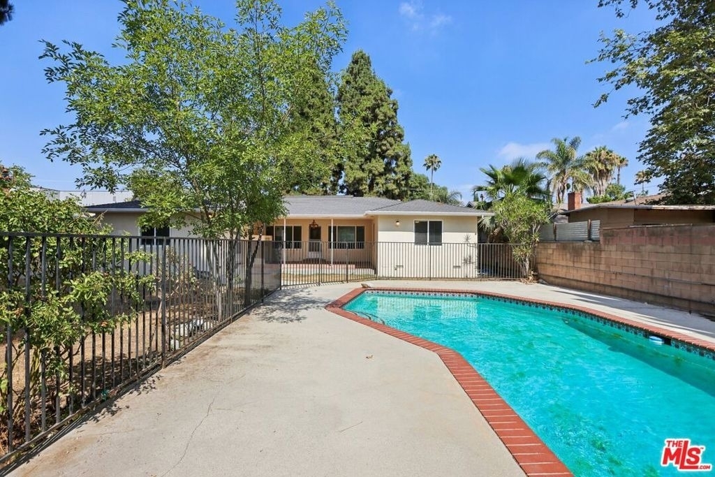 6727 Orion Avenue - Photo 39