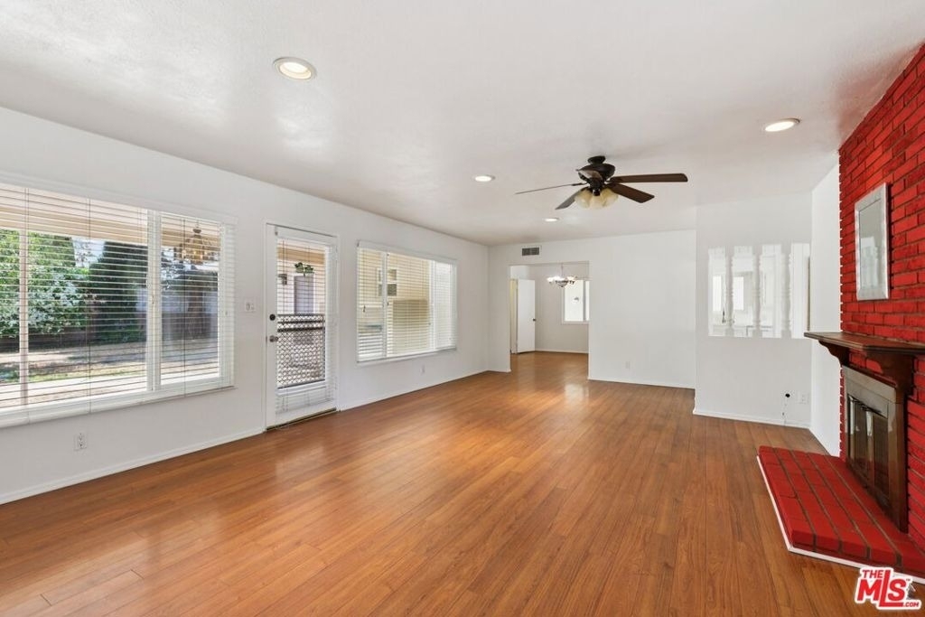 6727 Orion Avenue - Photo 9