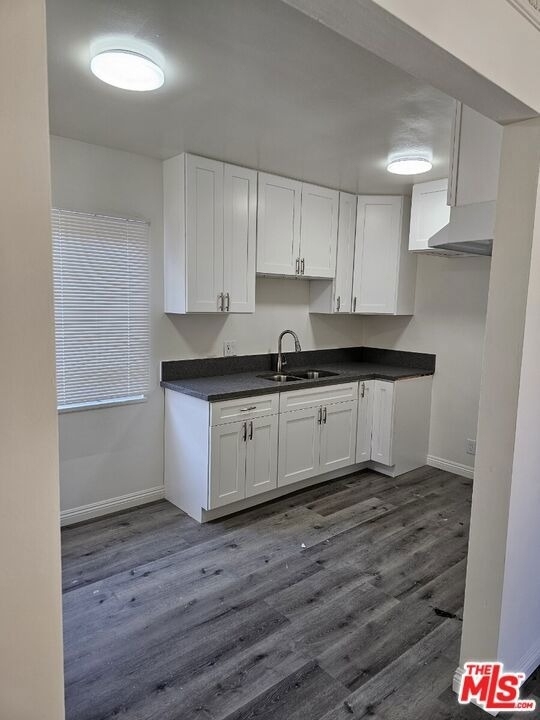 914 S Gramercy Drive - Photo 1