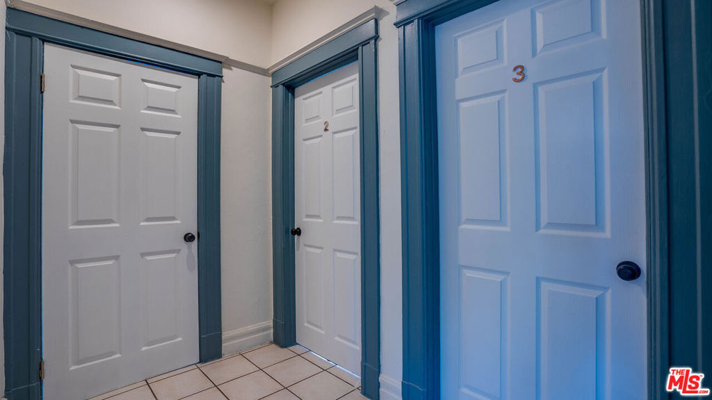 1479 W 29th Street - Photo 8