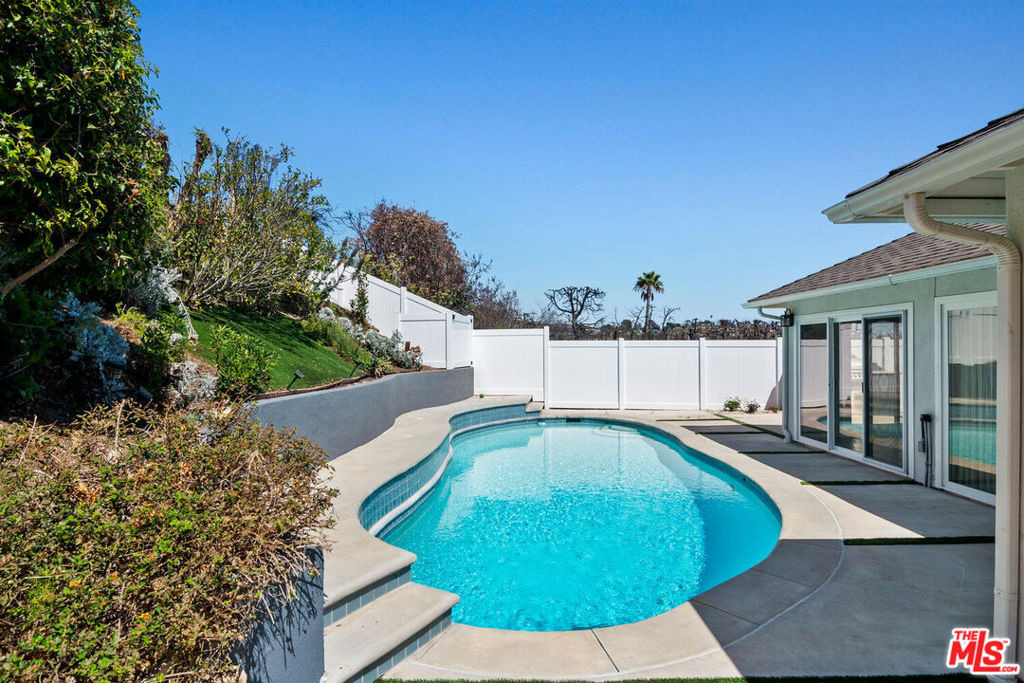 18133 Wakecrest Drive - Photo 7
