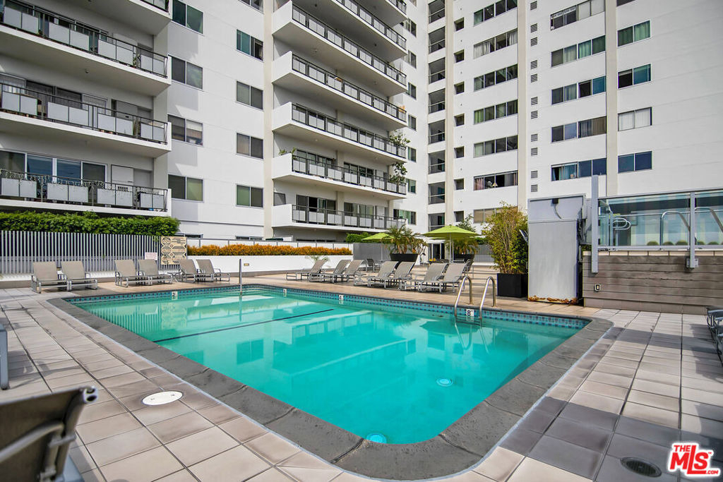 1155 N La Cienega Boulevard - Photo 29