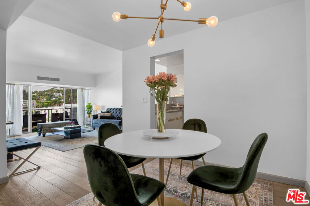 1155 N La Cienega Boulevard - Photo 9