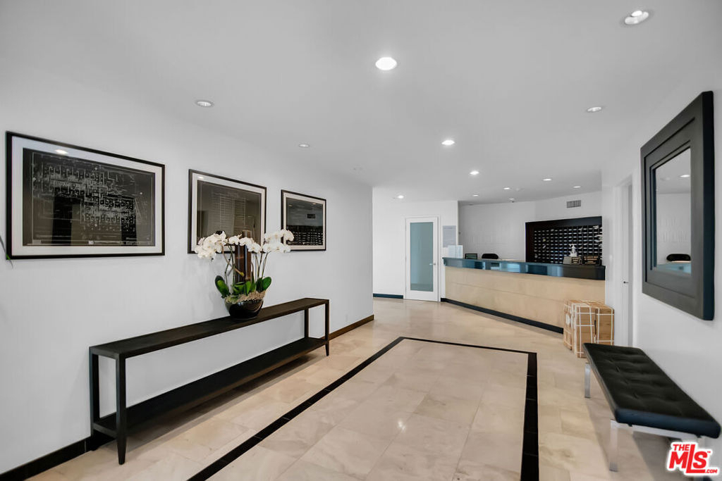 1155 N La Cienega Boulevard - Photo 22