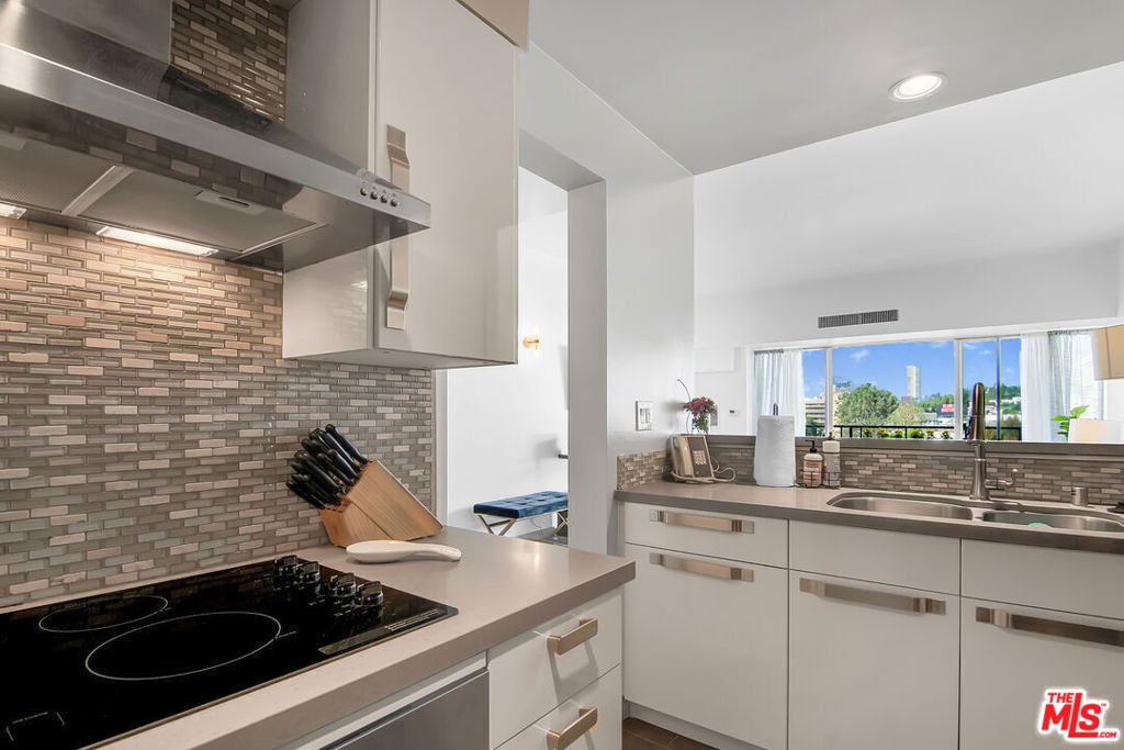 1155 N La Cienega Boulevard - Photo 1