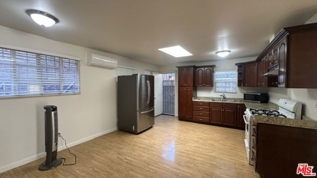 1849 S Wilton Place - Photo 9