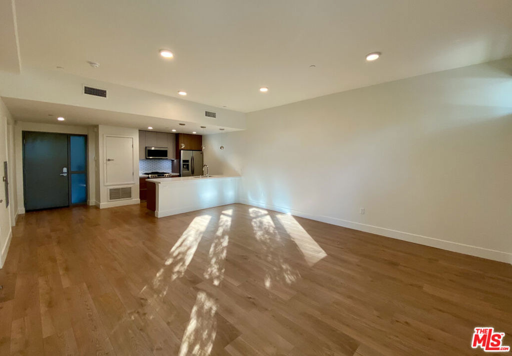 8017 W Norton Avenue - Photo 3