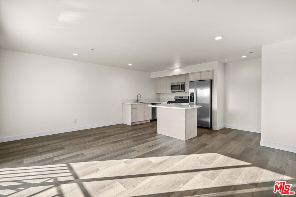 2527 Hauser Boulevard - Photo 3