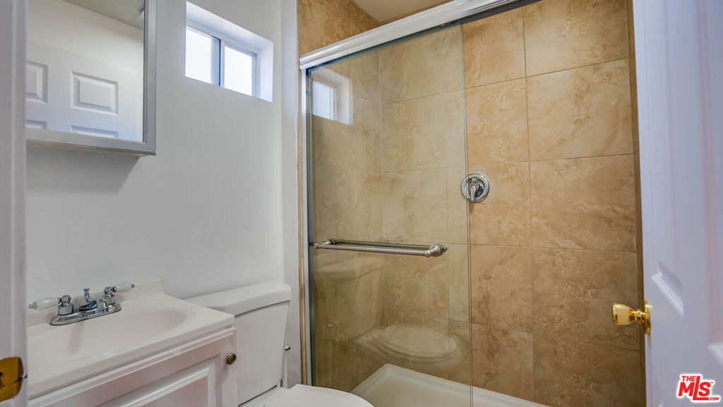 1478 W 29th Street - Photo 4