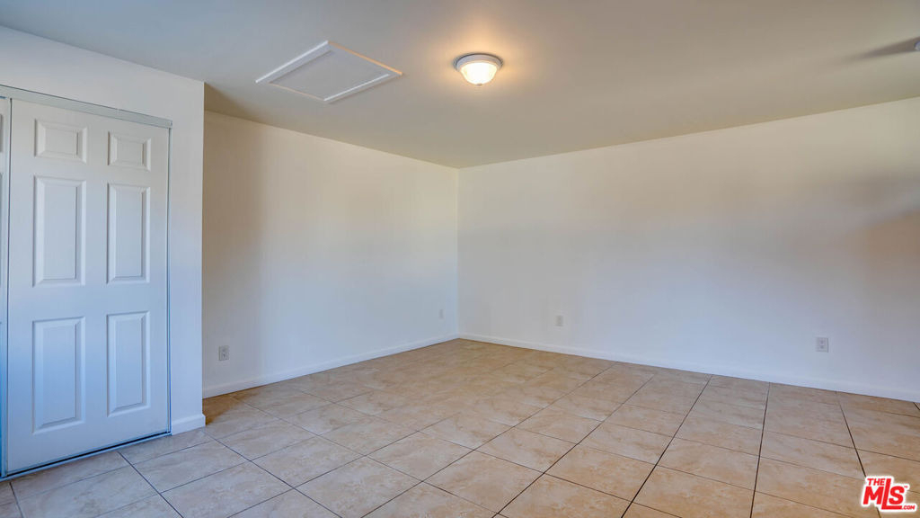 1478 W 29th Street - Photo 2