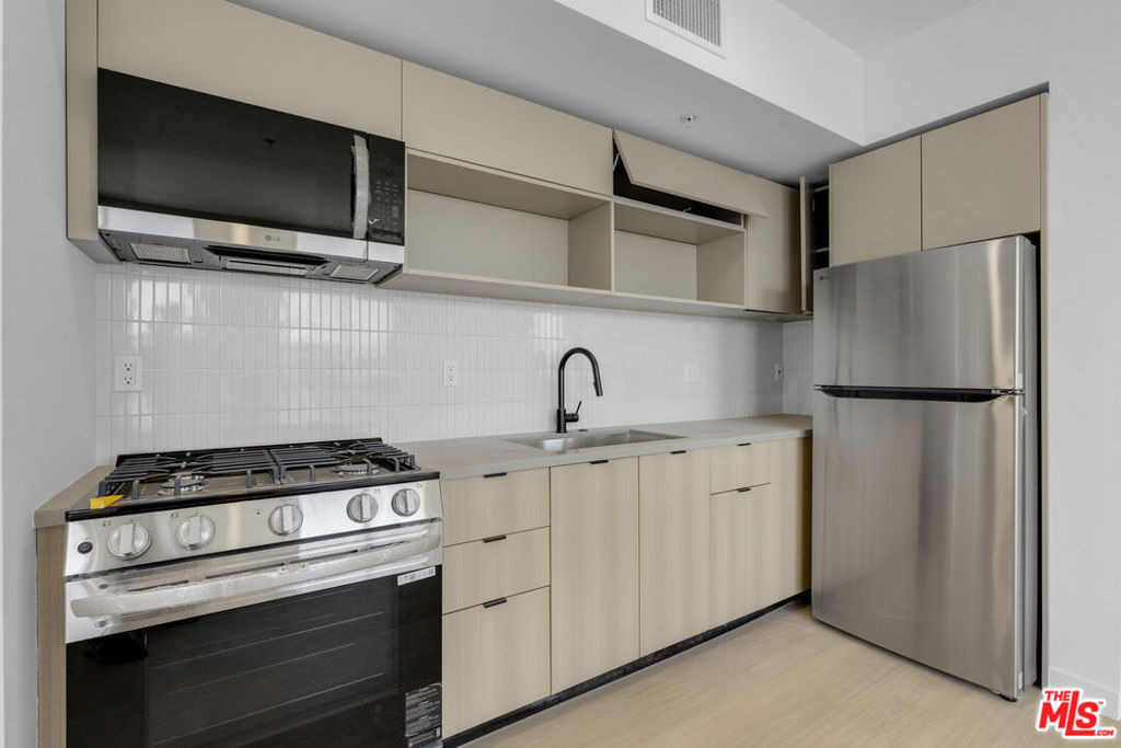1825 N New Hampshire Avenue - Photo 5