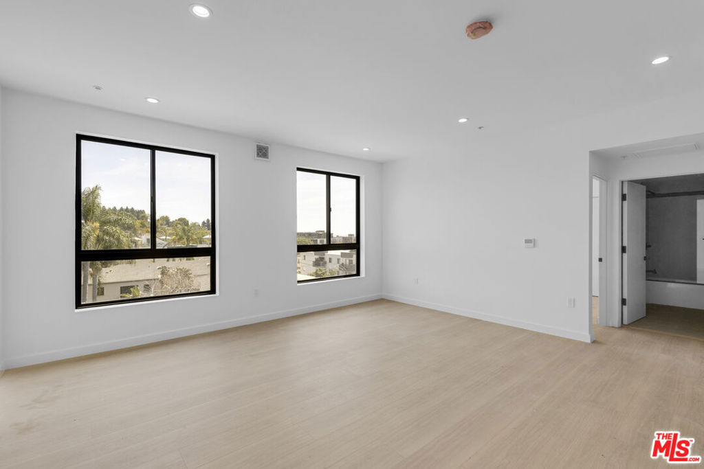 1825 N New Hampshire Avenue - Photo 4
