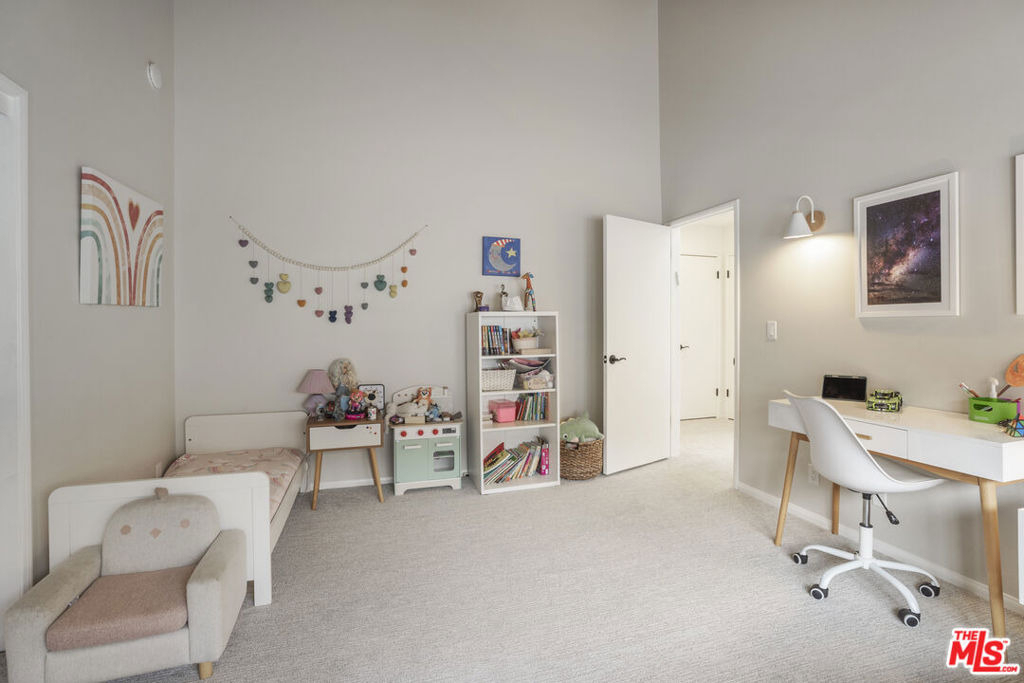 2330 Midvale Avenue - Photo 15