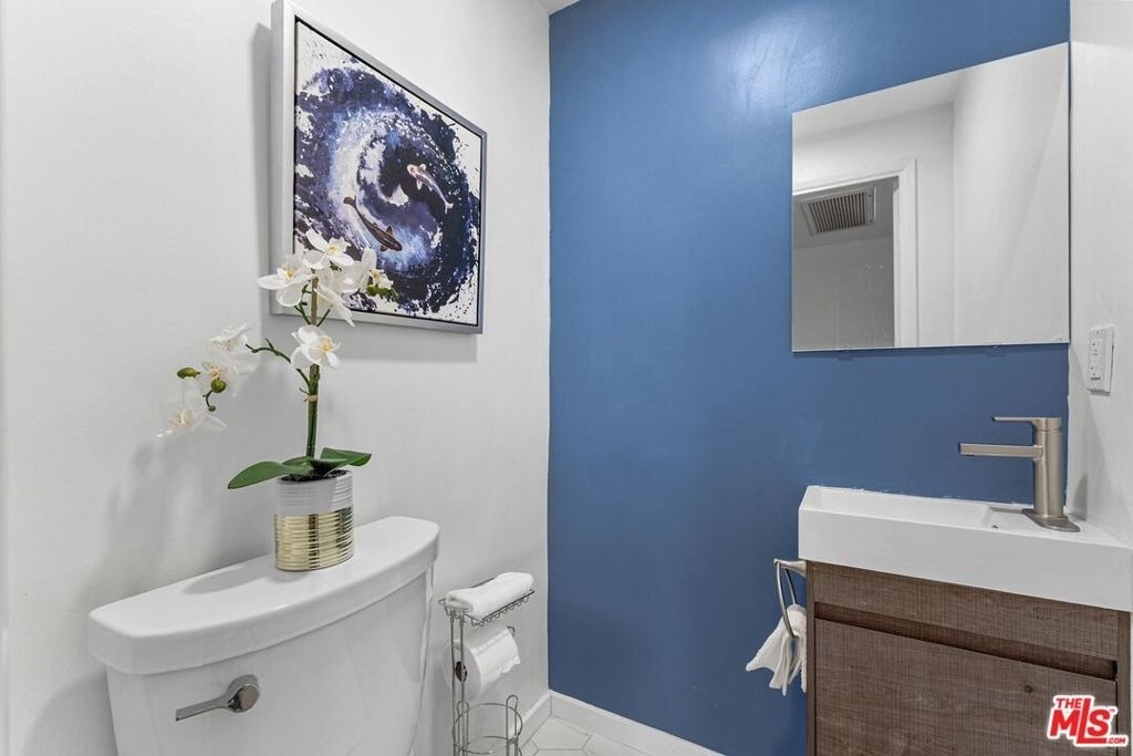 540 Kelton Avenue - Photo 12