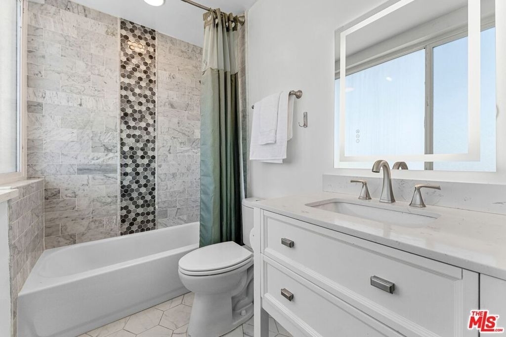 540 Kelton Avenue - Photo 11