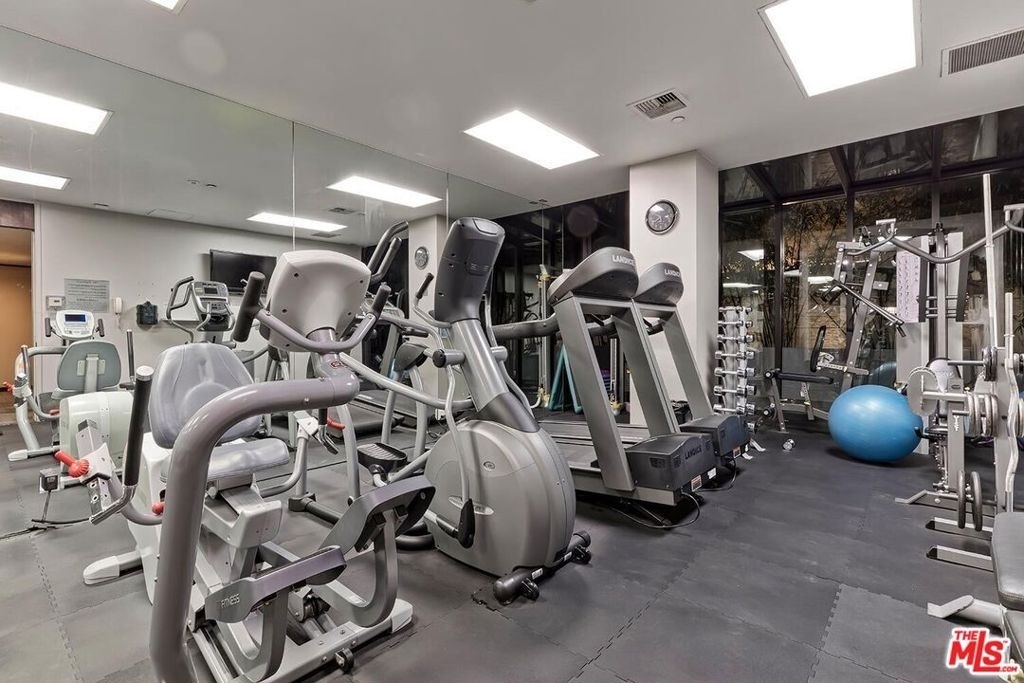 10350 Wilshire Boulevard - Photo 36