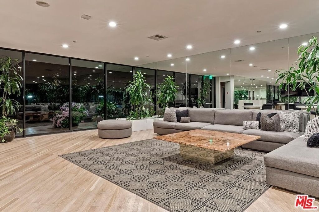 10350 Wilshire Boulevard - Photo 34