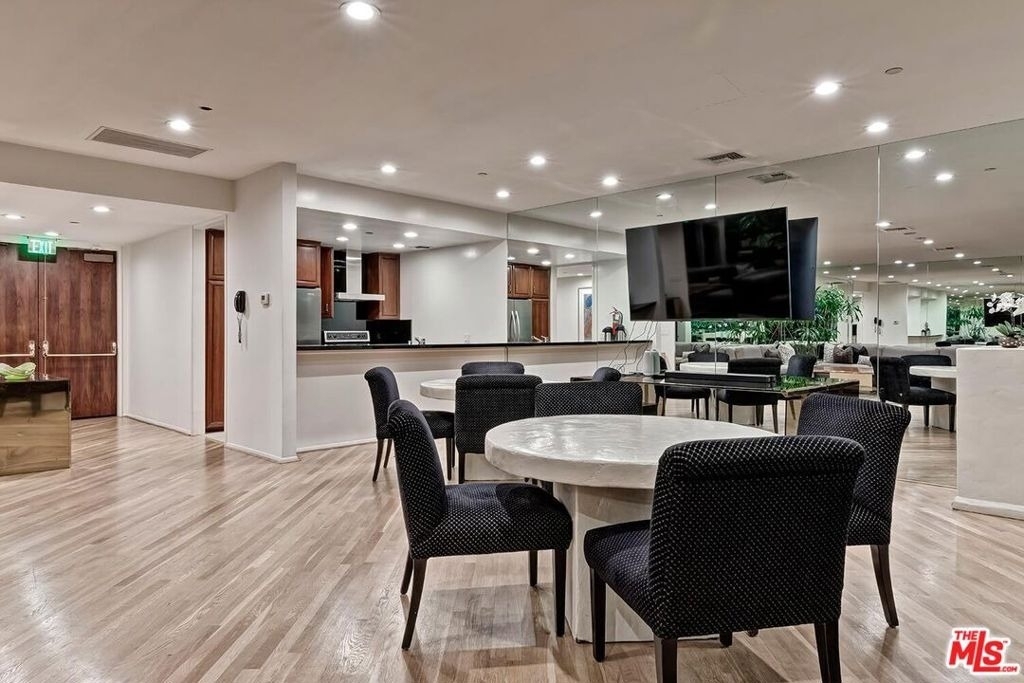10350 Wilshire Boulevard - Photo 35
