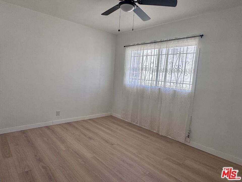 1542 W 60th Street - Photo 12