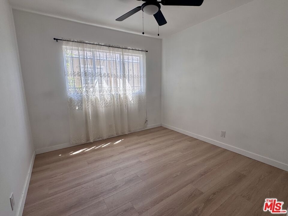1542 W 60th Street - Photo 16