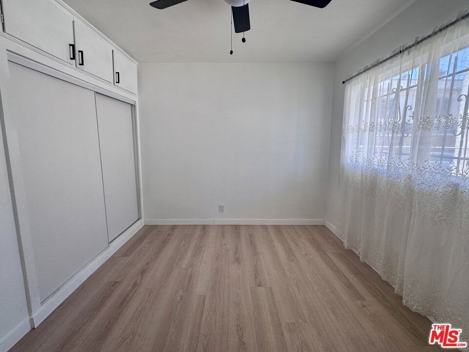 1542 W 60th Street - Photo 13