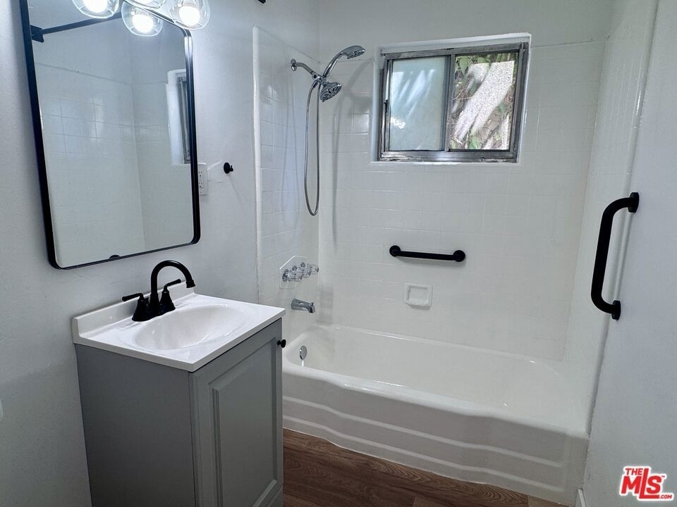 1542 W 60th Street - Photo 8