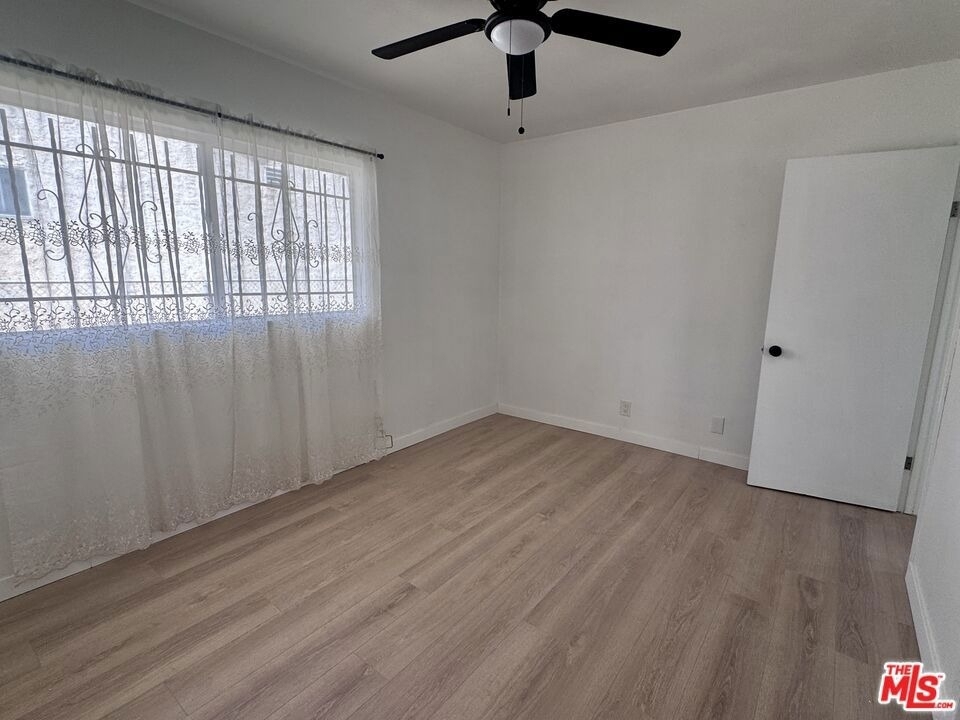 1542 W 60th Street - Photo 14