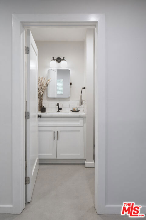 2528 Clyde Ave - Photo 9