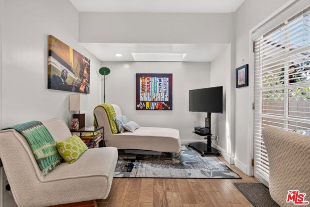8936 Wonderland Avenue - Photo 19