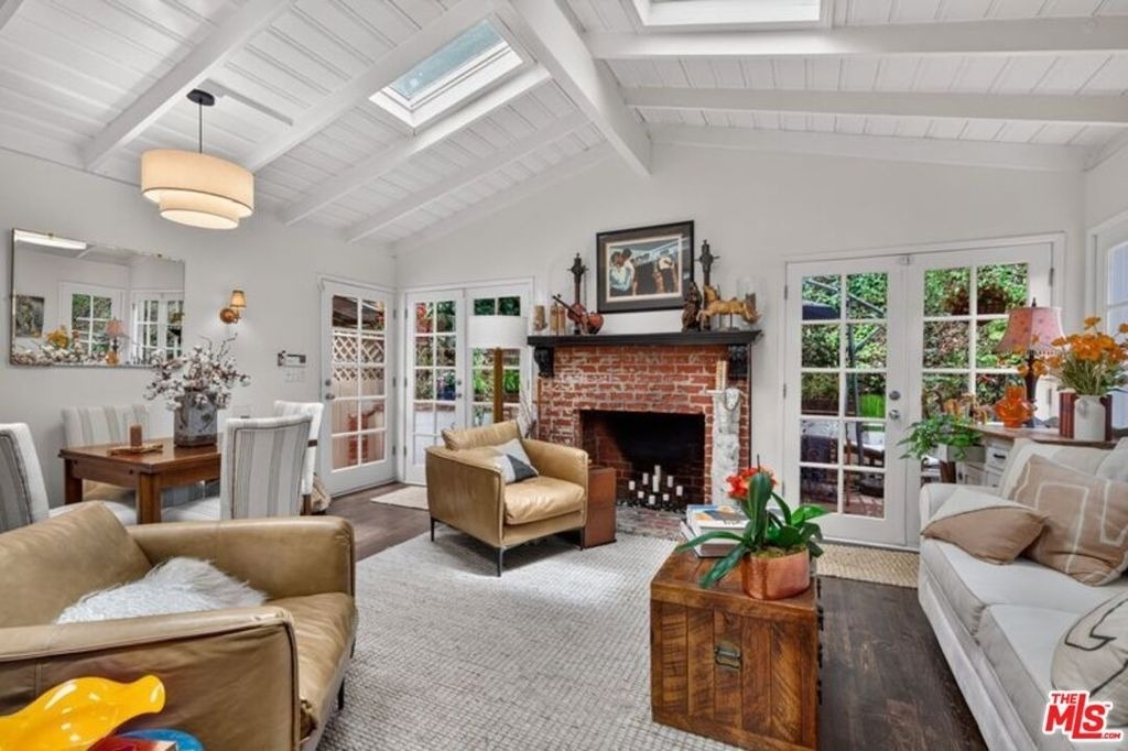 8936 Wonderland Avenue - Photo 2