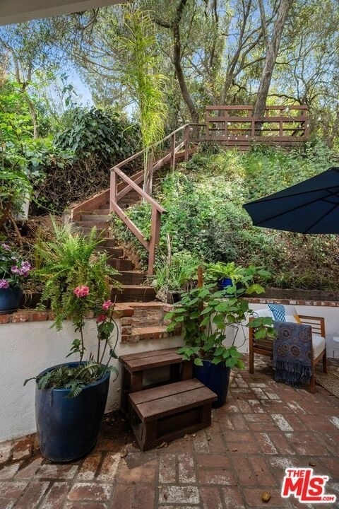8936 Wonderland Avenue - Photo 25