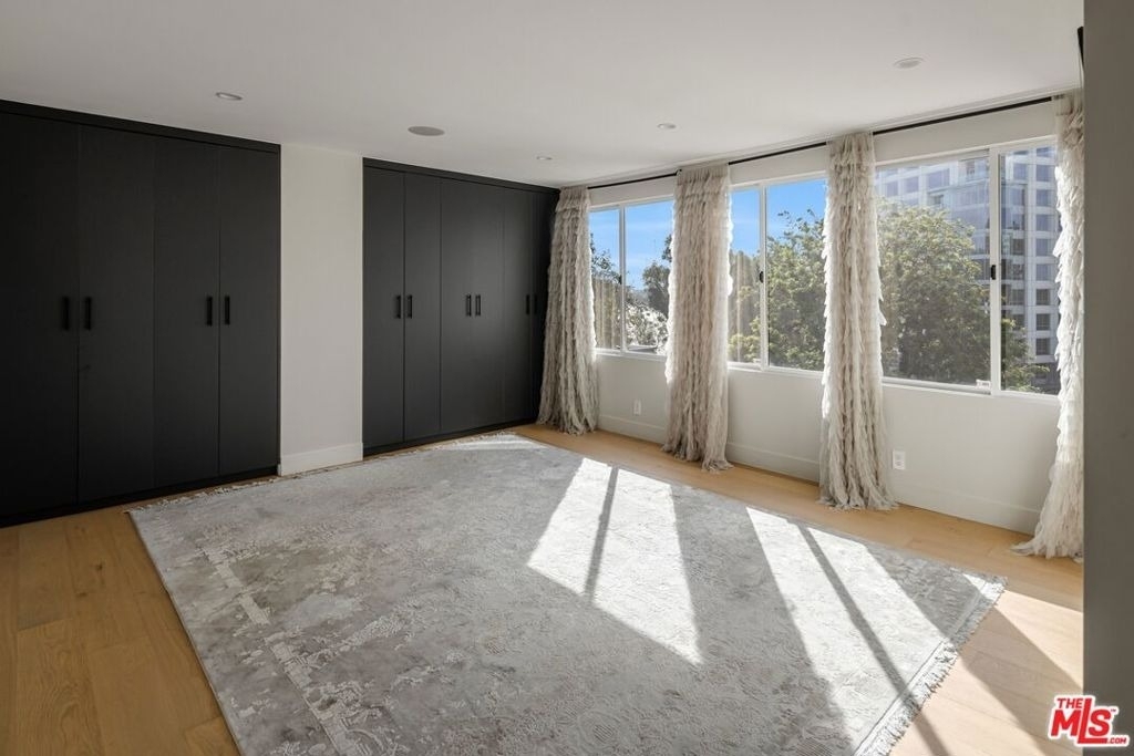 875 Comstock Avenue - Photo 6
