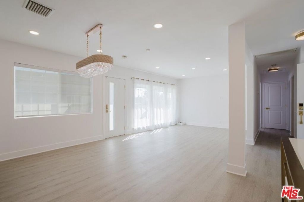 9620 Woodale Avenue - Photo 15