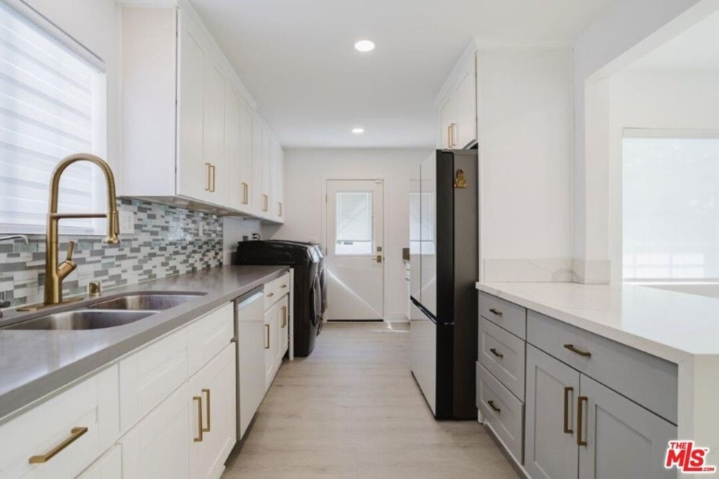 9620 Woodale Avenue - Photo 23