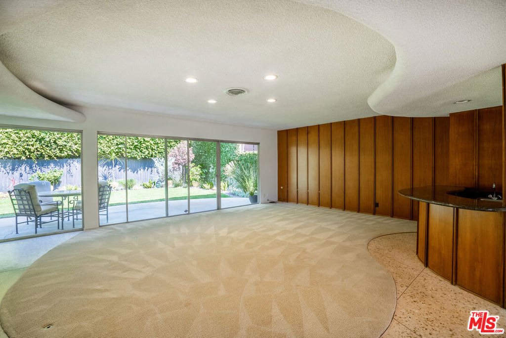 6125 Bedford Avenue - Photo 3
